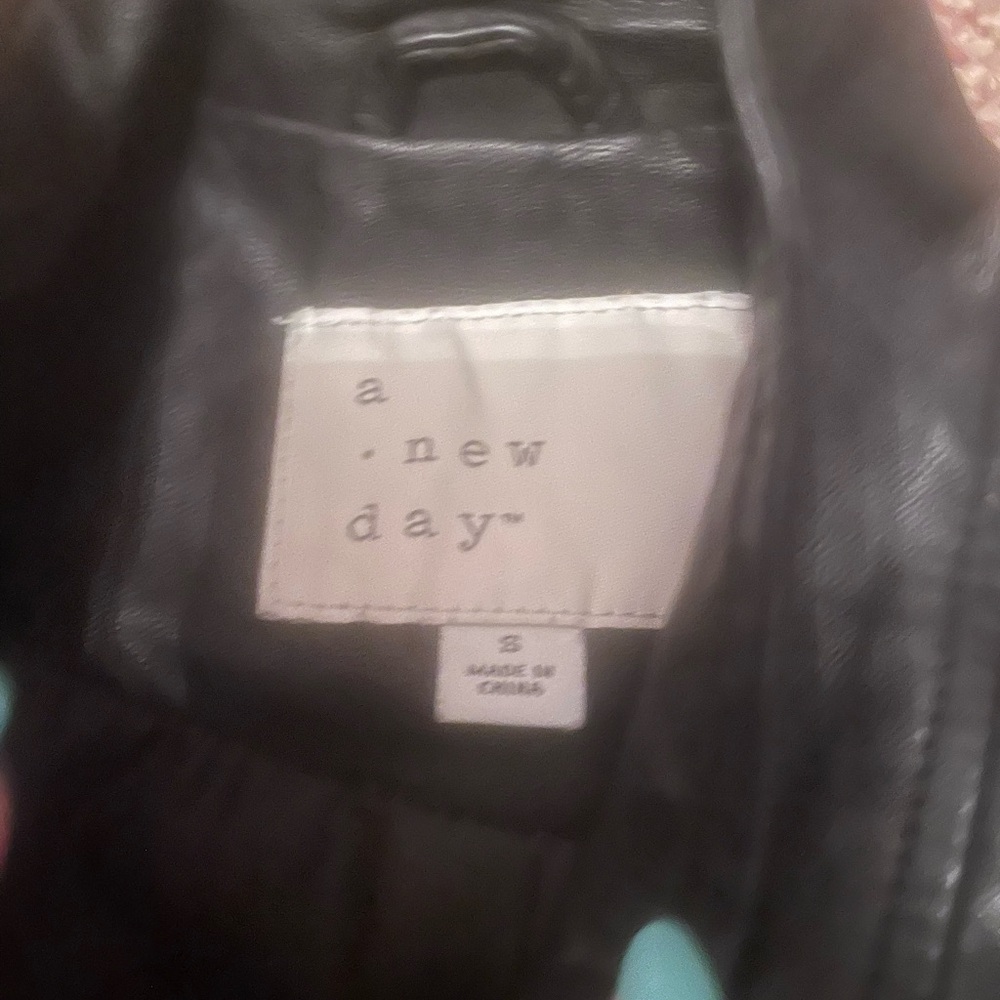 leather jacket - Picture 5 of 5